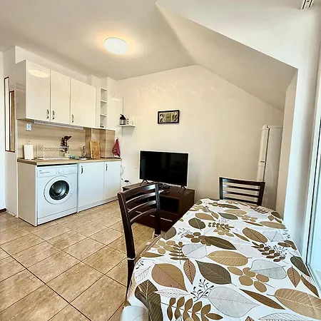 Apartment студио в централната част на - The Varna